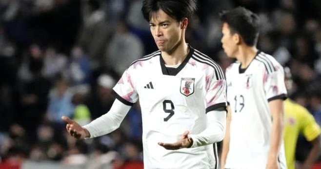 英格兰0-1日本，三笘薫破门制胜