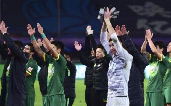 今天下午三点U13排位赛北京国安VS大连嗨球。