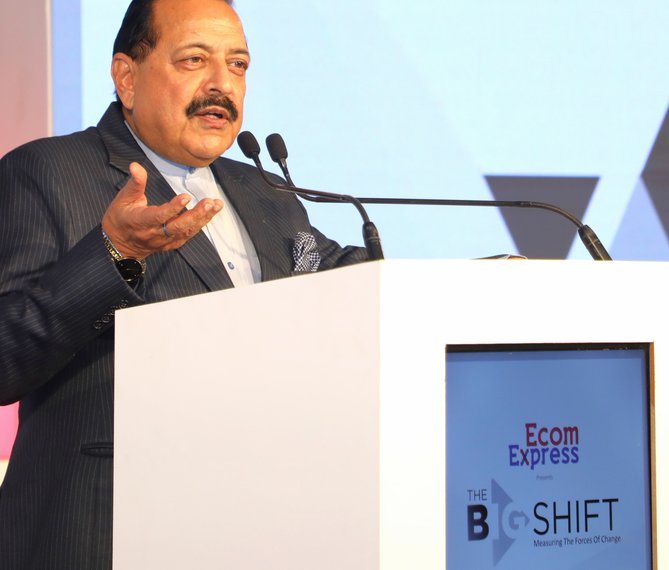再下一城！贝维斯补射破门，三镇4-0