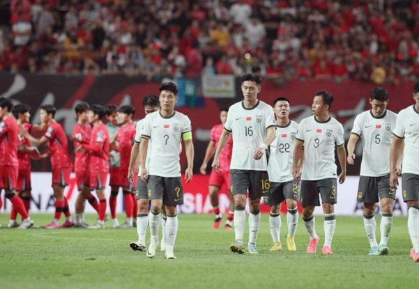 皇马前7轮积15分，为19-20赛季以来球队同期最低积分